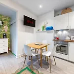 Claremont Apartment A - London
